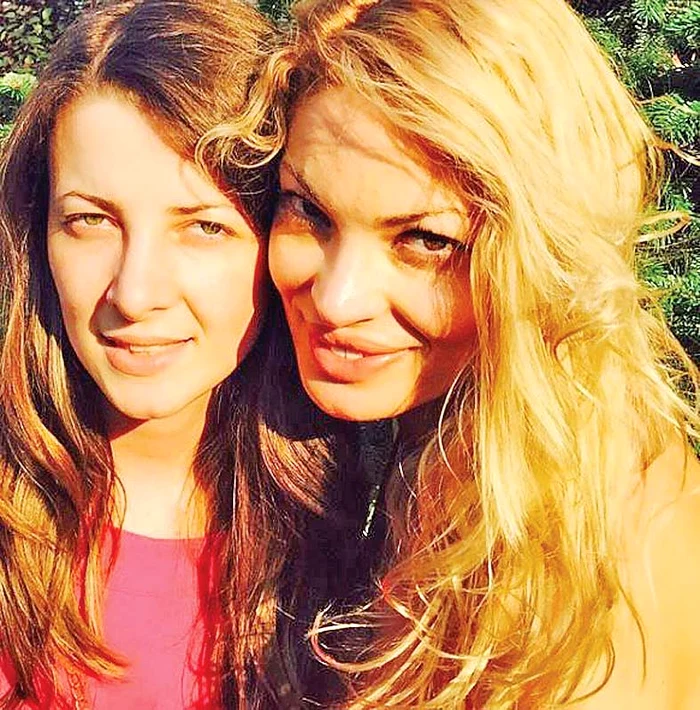 Şi sora ei, Lavinia,  este mămică de gemene