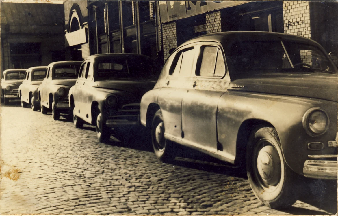 Mașinile Pobeda au ajuns în Baia Mare în 1956 (foto: MJIA)