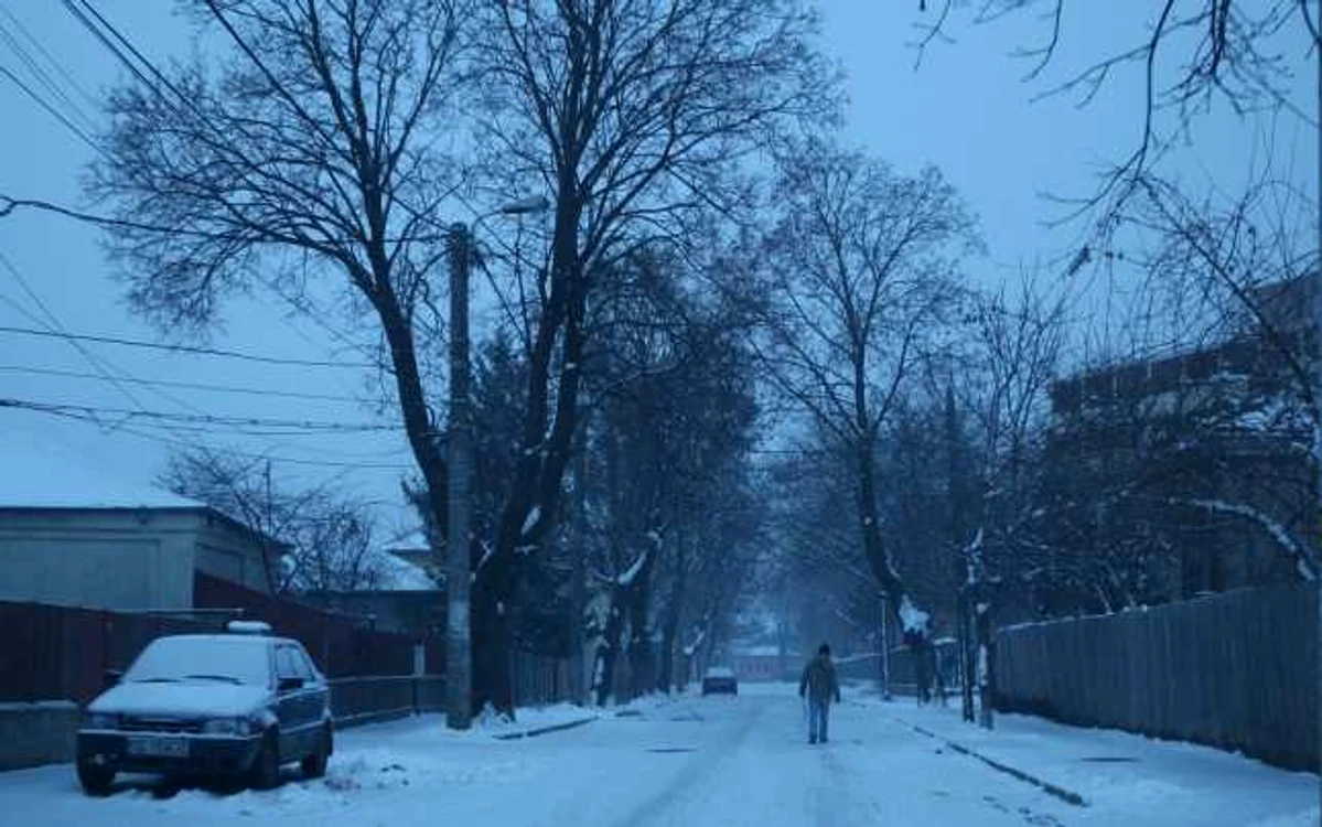 Mii de elevi din ţară nu vor merge luni la şcoală, din cauza condiţiilor meteo FOTO: Adevărul