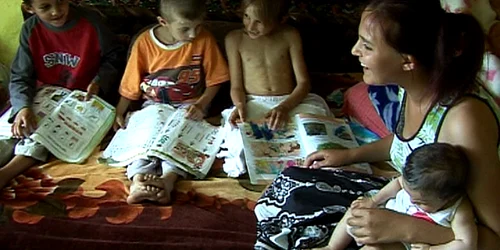 Ana Maria si copiii îngrijiți de ea