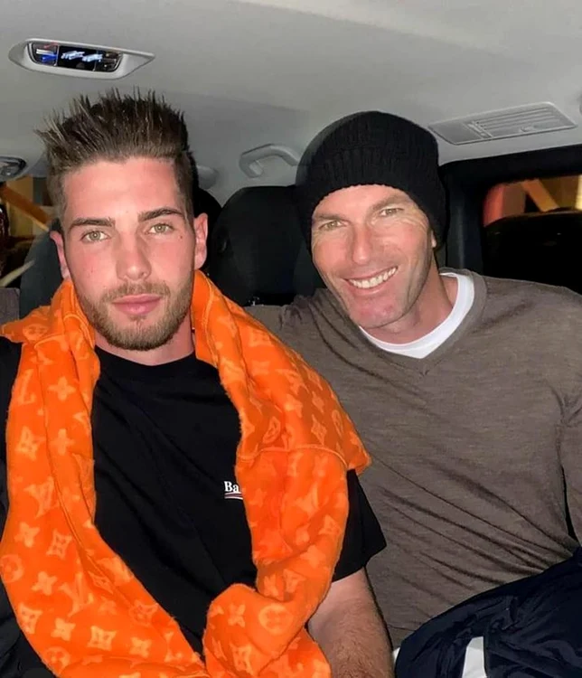 Zinedine Zidane se mândreşte cu fiul lui ( Foto:arhivă)