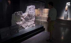 Un zid din mormântul lui Tutankhamon, dezvăluit în Egipt pentru prima dată (© captură video Youtube / AnewZ)