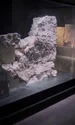Un zid din mormântul lui Tutankhamon, dezvăluit în Egipt pentru prima dată (© captură video Youtube / AnewZ)