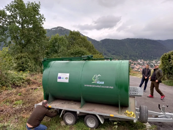 Container-capcană într-o zonă frecventată de urşi la Braşov FOTO Primăria Braşov