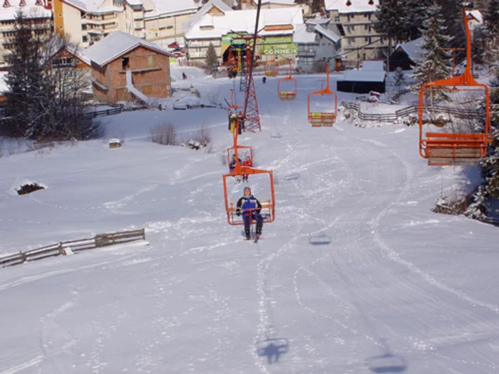 Turiștii au rămas blocați în telescaun din cauza unei defecțiuni