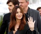 Monica Belluci, decolteu adânc pe covorul roșu de la Cannes jpeg