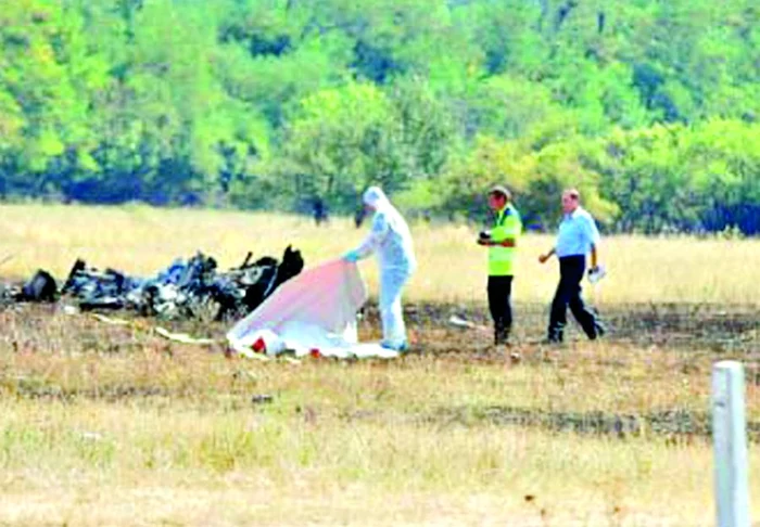 
    Criminaliştii au  analizat bucăţile  rămase din avion  