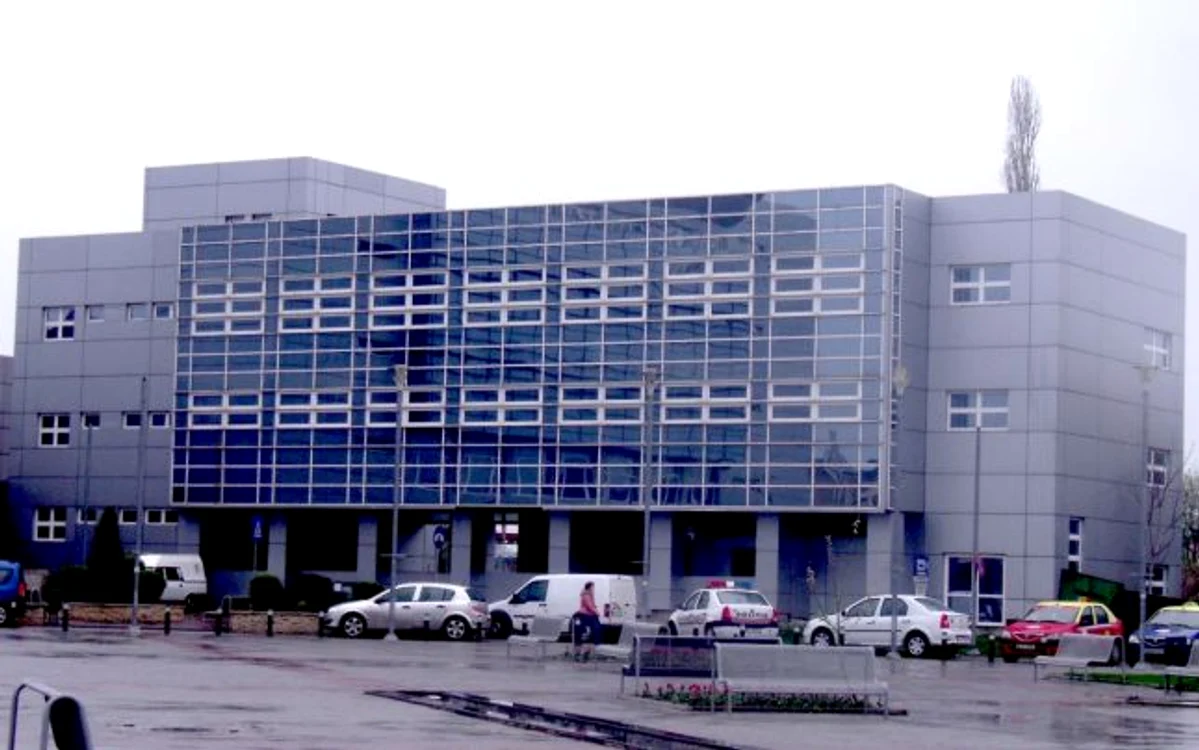 Corpul "B" al Eurogării din Focşani, abandonat din 2007  FOTO: Ştefan Borcea