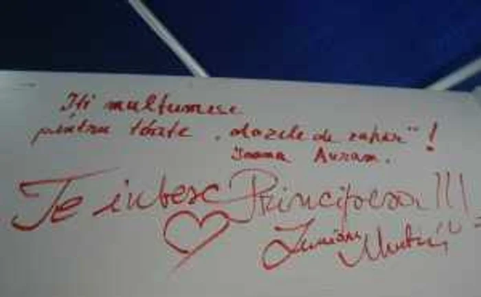 Bucureștenii sunt așteptați pe strada Lipscani pentru a scrie cea mai lungă scrisoare de amor din lume