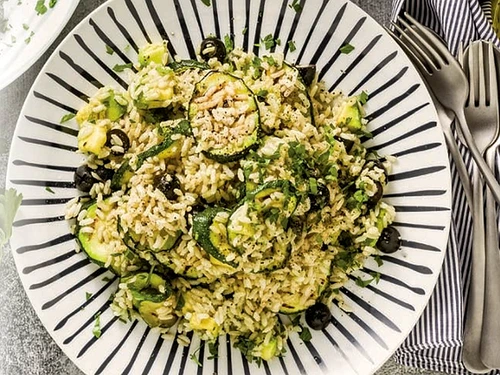 salata de orez cu legume jpg
