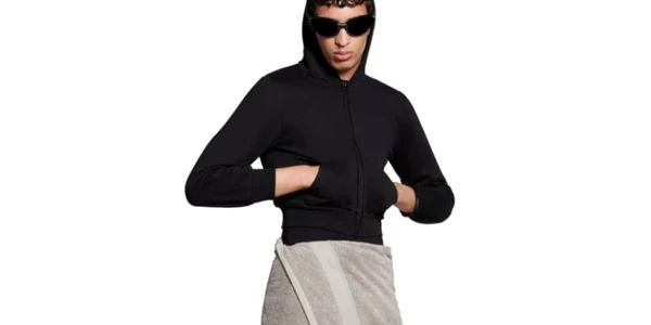 Fusta prosop creată de casa de modă Balenciaga  Foto Balenciaga com jpg