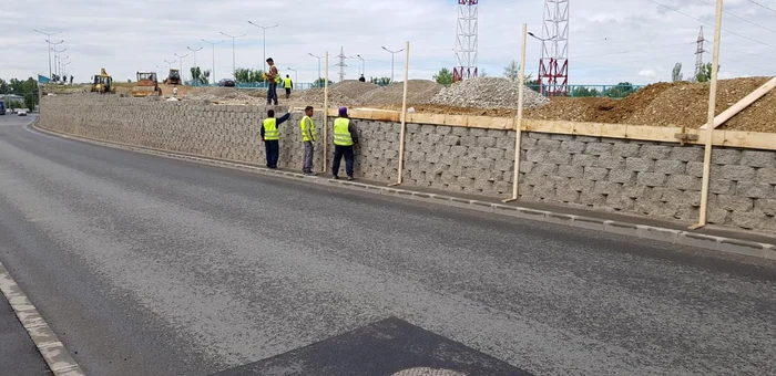 După ce se va termina rampa din sectorul 3 vor începe probele de trafic cu vehicule greleFoto: facebook Gabriela Firea