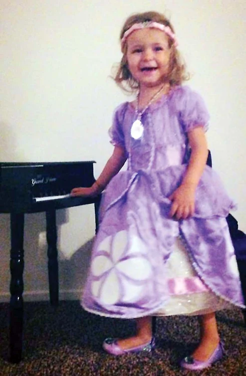 Sienna Andreea, fiica solistei, are trei ani