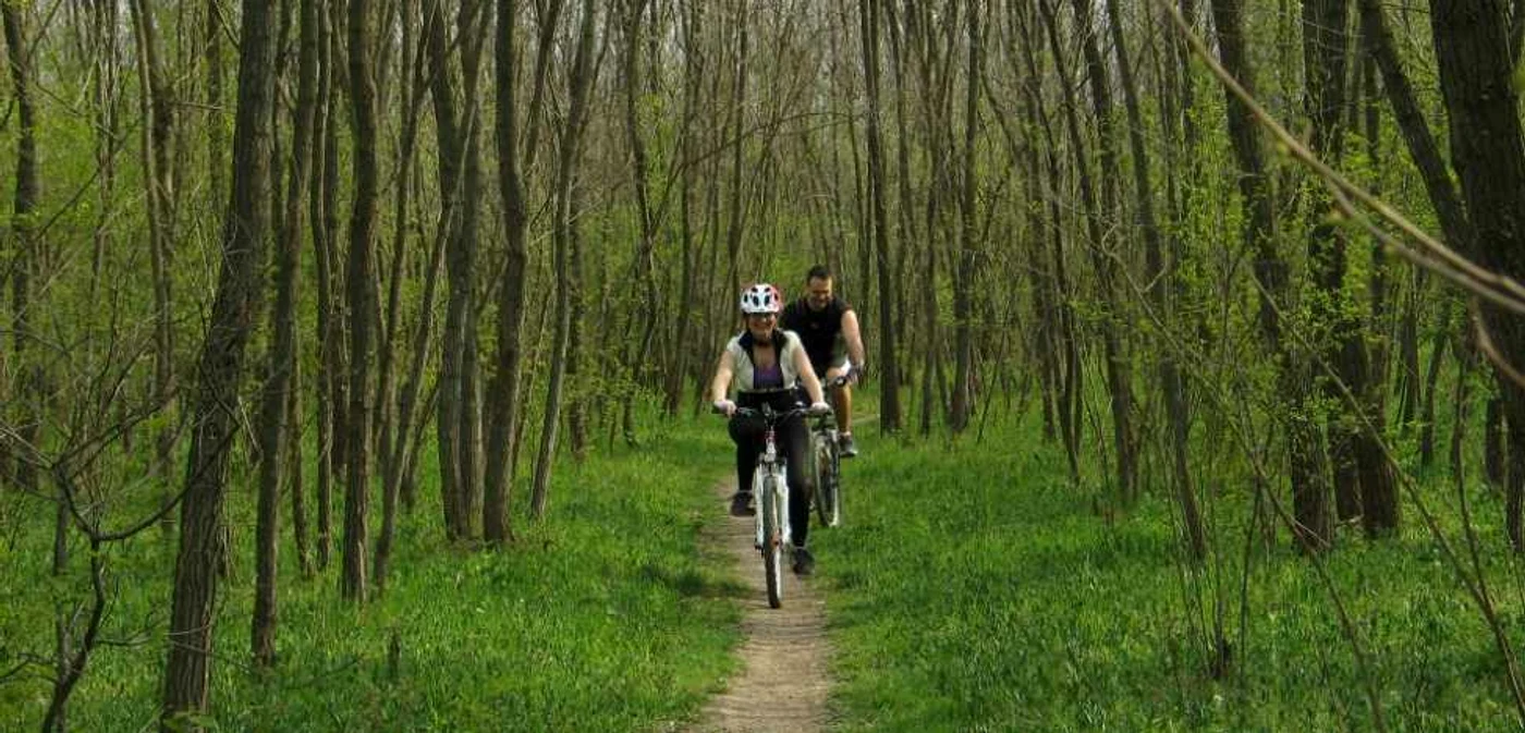 Traseul poate fi parcurs în aproximativ patru ore, la o viteză medie de pedalat şi vreo două pauze pe parcurs