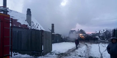 Pompierii au intervenit cu cinci autospeciale