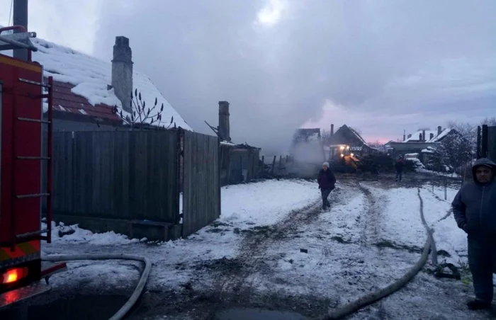 Pompierii au intervenit cu cinci autospeciale. FOTOISU Braşov