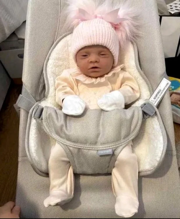 Fetița Bonnie-Leigh era de fapt o păpușă scumpă (Foto: Instagram)