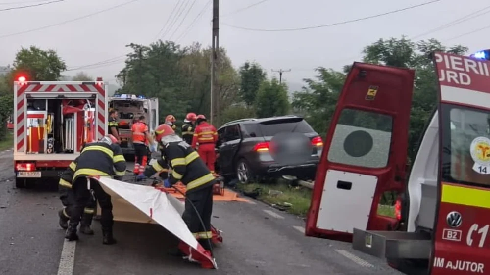Accident cumplit pe DN1, în Bihor. Un șofer a murit după coliziunea cu o autobasculantă, o femeie a fost rănită