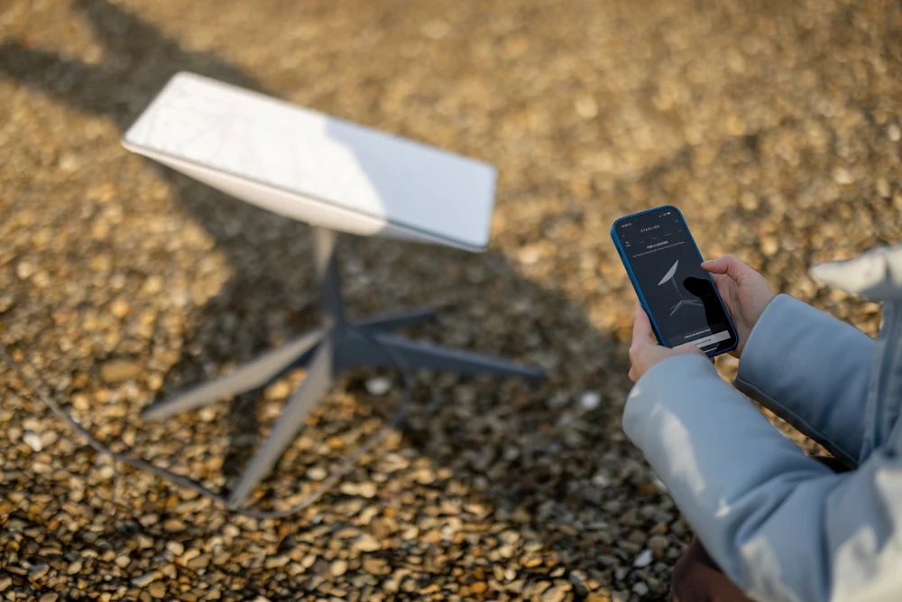 Cum încearcă armata rusă să obțină din nou acces la internetul prin satelit Starklink