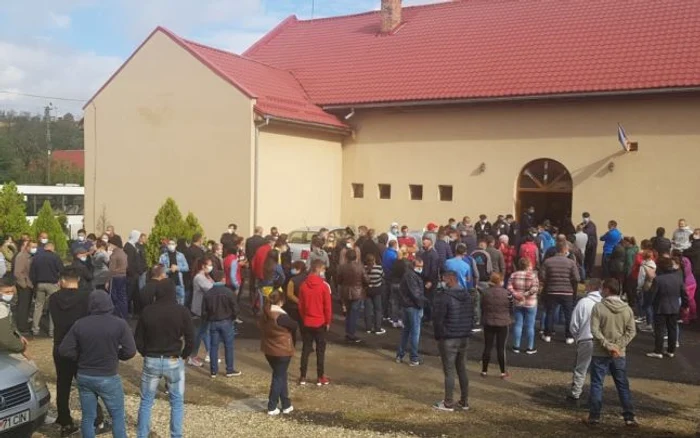 Flotanţii care au votat la Ohaba Lungă la alegerile locale s-au „evaporat” FOTO Daniel Dancea