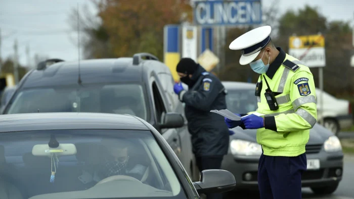 S-au modificat restricţiile, nu şi modelul de declaraţie pe propria răspundere. Imagine Inquam Foto