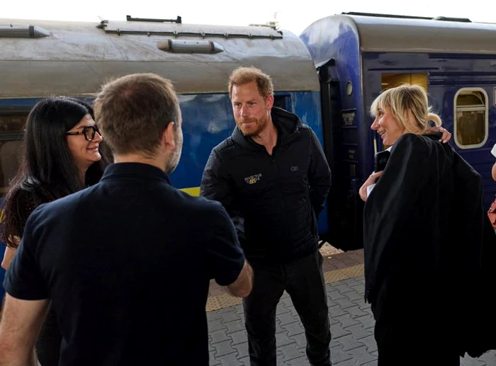 Prinţul Harry a sosit într-o vizită neanunţată la Kiev FOTO: X