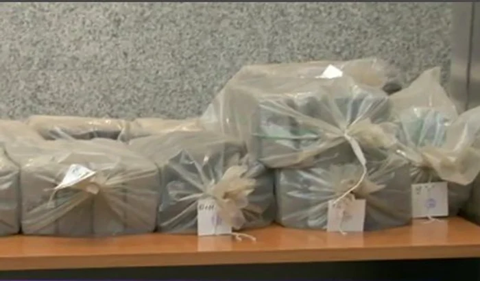 Cele două tiruri doreau să părăsească România prin puncte de trecere a frontierei diferiteFoto Captură Digi24