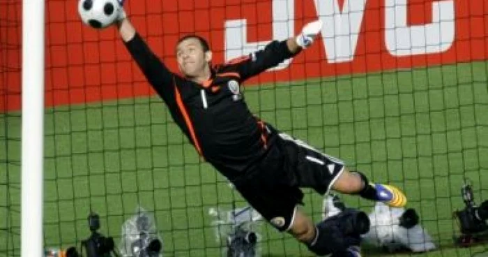Lobonţ: "Idolul meu a fost Schmeichel. Acum, Buffon e cel mai bun din lume"