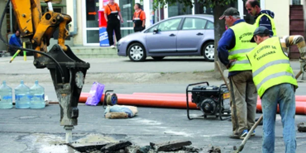 „Marea asfaltare”,  cârpăceală fără capăt