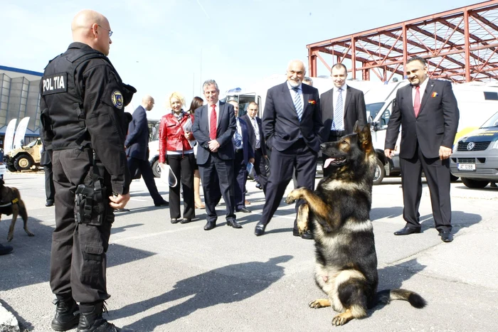 Producătorii de armament şi-au expus cele mai noi produse în cadrul ExpoMil 2013 FOTO Eduard Enea