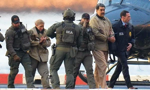 Nicolás Maduro și soția sa, în cătușe în drum spre un tribunal federal din Manhattan FOTO Profimedia