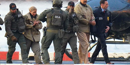 Nicolás Maduro și soția sa, în cătușe în drum spre un tribunal federal din Manhattan FOTO Profimedia