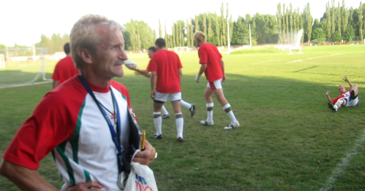 Ghiţă Văcaru supervizează jucătorii maghiari înainte de meciul cu Norvegia