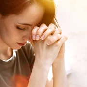 rugaciune shutterstock 1723860829 jpeg