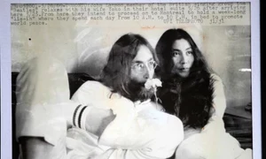 Yoko Ono şi John Lennon jpeg