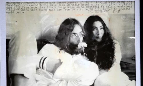 Yoko Ono şi John Lennon jpeg