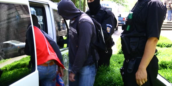 Trei tineri din Dâmboviţa vor fi anchetaţi pentru furtul şi tranşarea unei vaci din comuna prahoveană Cornu (foto: arhivă)
