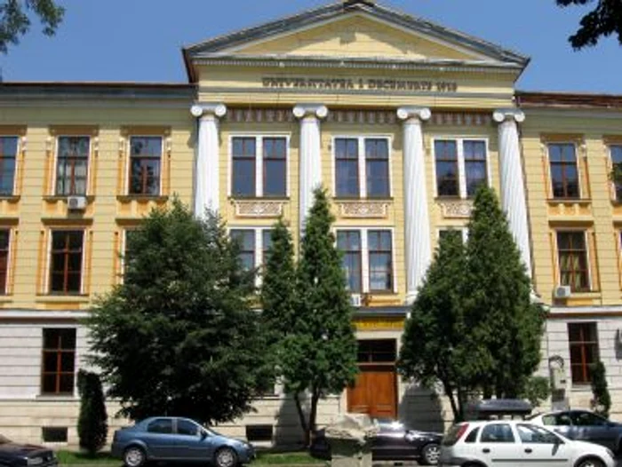 Alba Iulia: Oportunităţile unei cariere, încă de pe băncile universităţii albaiuliene