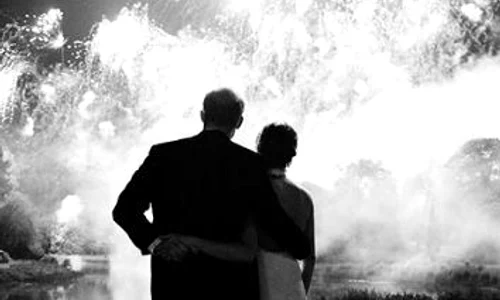 Fotografia Ducilor de Sussex, care a fost aleasă pentru felicitarea de Crăciun de anul acesta jpeg