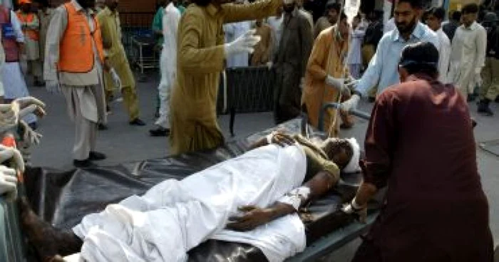 Pakistan: 105 morţi în atentatul de miercuri de la Peshawar