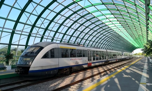 tren otopeni fb catalin drula