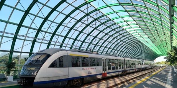 tren otopeni  fb catalin drula