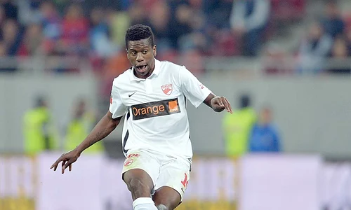 Patrick Ekeng  a murit la 26 de ani, după ce inima lui s a oprit, vineri seară, în timpul meciului Dinamo Viitorul jpeg