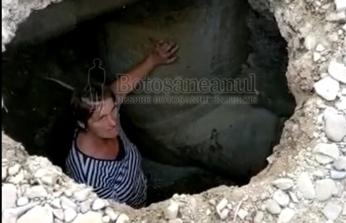 Femeia căzută în groapă FOTO Botoşăneanul.ro