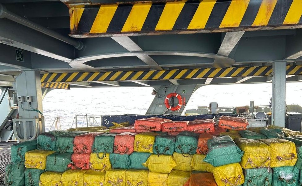 Un „narco-submarin” cu 6,5 tone de cocaină, prins când se îndrepta spre Europa