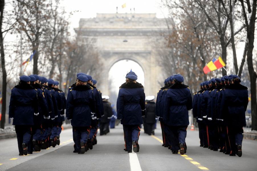 Cum se anunță vremea la parada militară din Capitală. Meteorologii au actualizat prognoza pentru 1 Decembrie