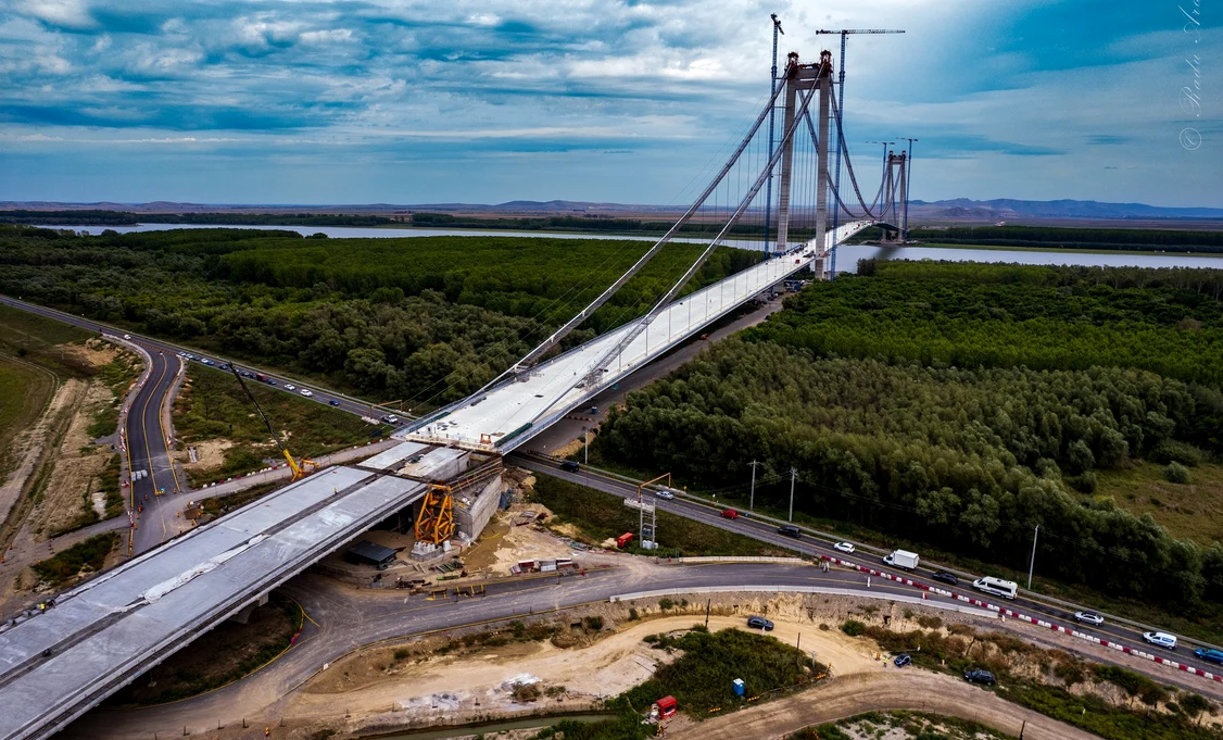 Podul suspendat peste Dunăre FOTO: Radu Aramă