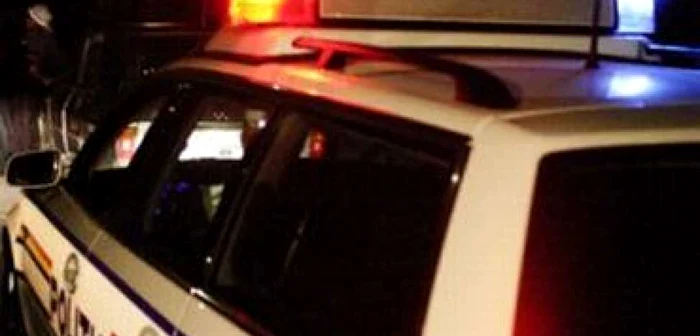 Poliţiştii din Floreşti l-au oprit pe bărbatul care transporta ilegal haine şi papuci FOTO: Adevărul