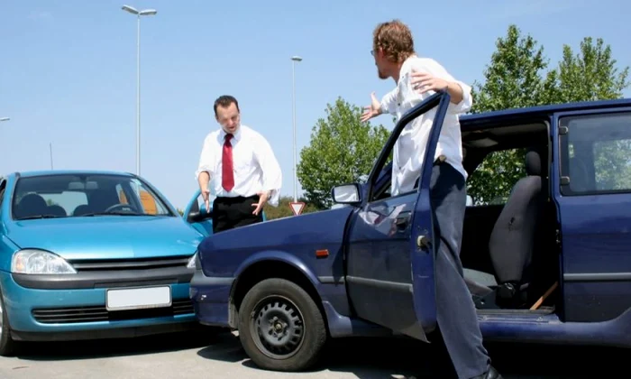 Puteti scapa de acest drum la politie daca incheiati o constatare amiabila de accident