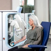Un robot poate recolta sânge fără intervenția directă a unui medic. Dispozitivul a fost aprobat de FDA